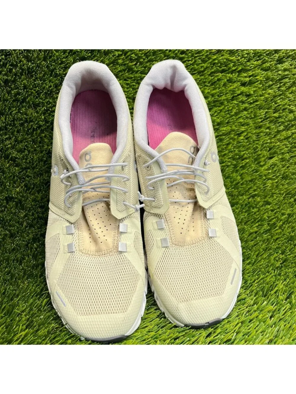 On Cloud 5 Womens Size 10 Beige White Athletic Running Walking Shoes Sneakers